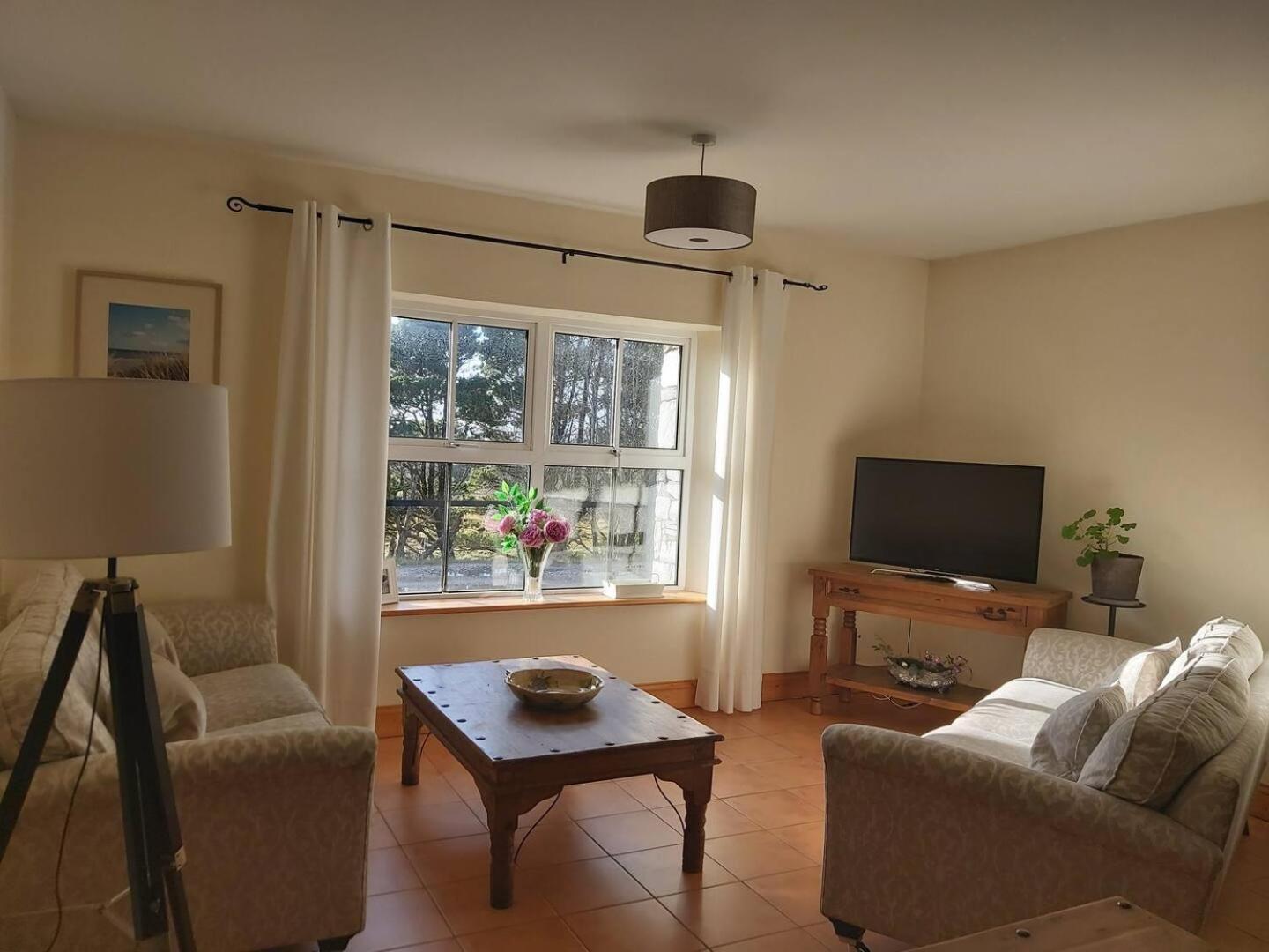 Shanakeever Farm - 2 Bedroom Apartment Кліфден Екстер'єр фото